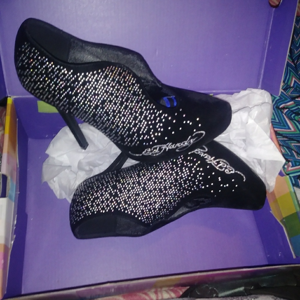 Ed Hardy heels - Picture 2 of 7